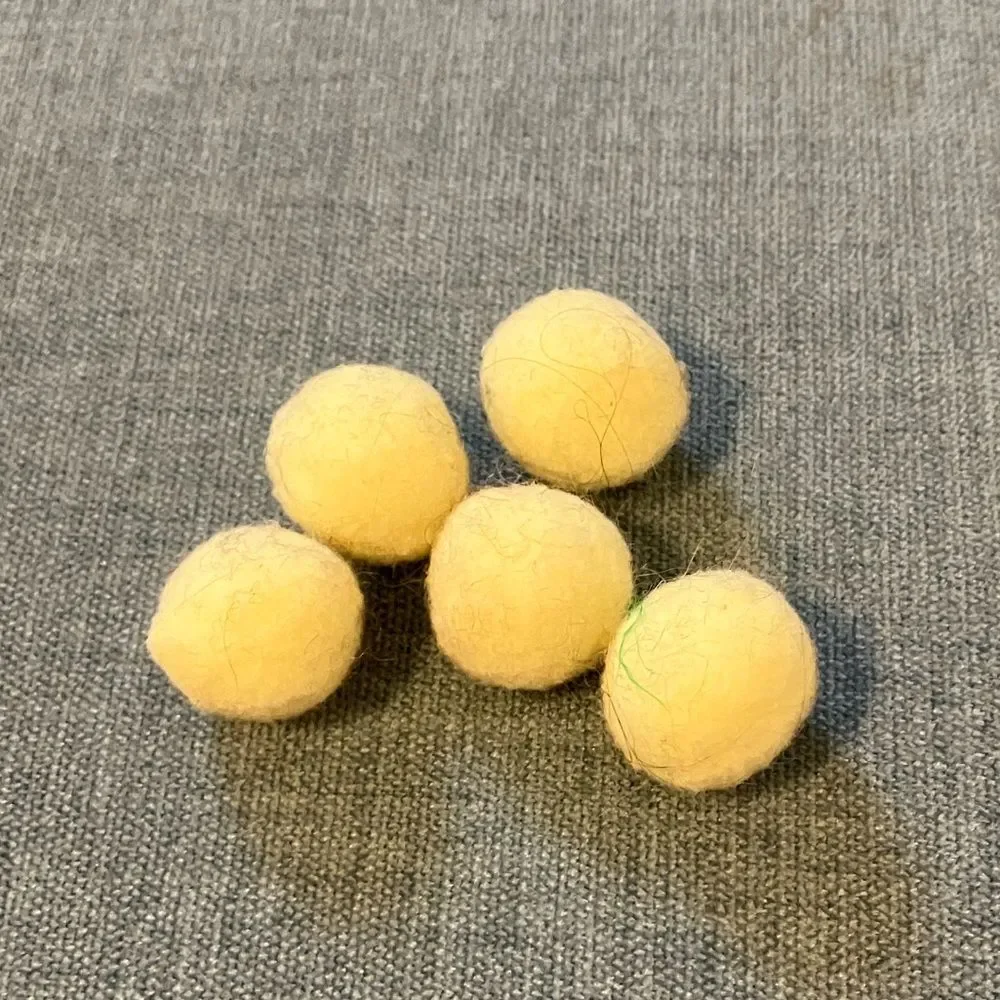 5 Yellow Cat Pompom Ball Toys